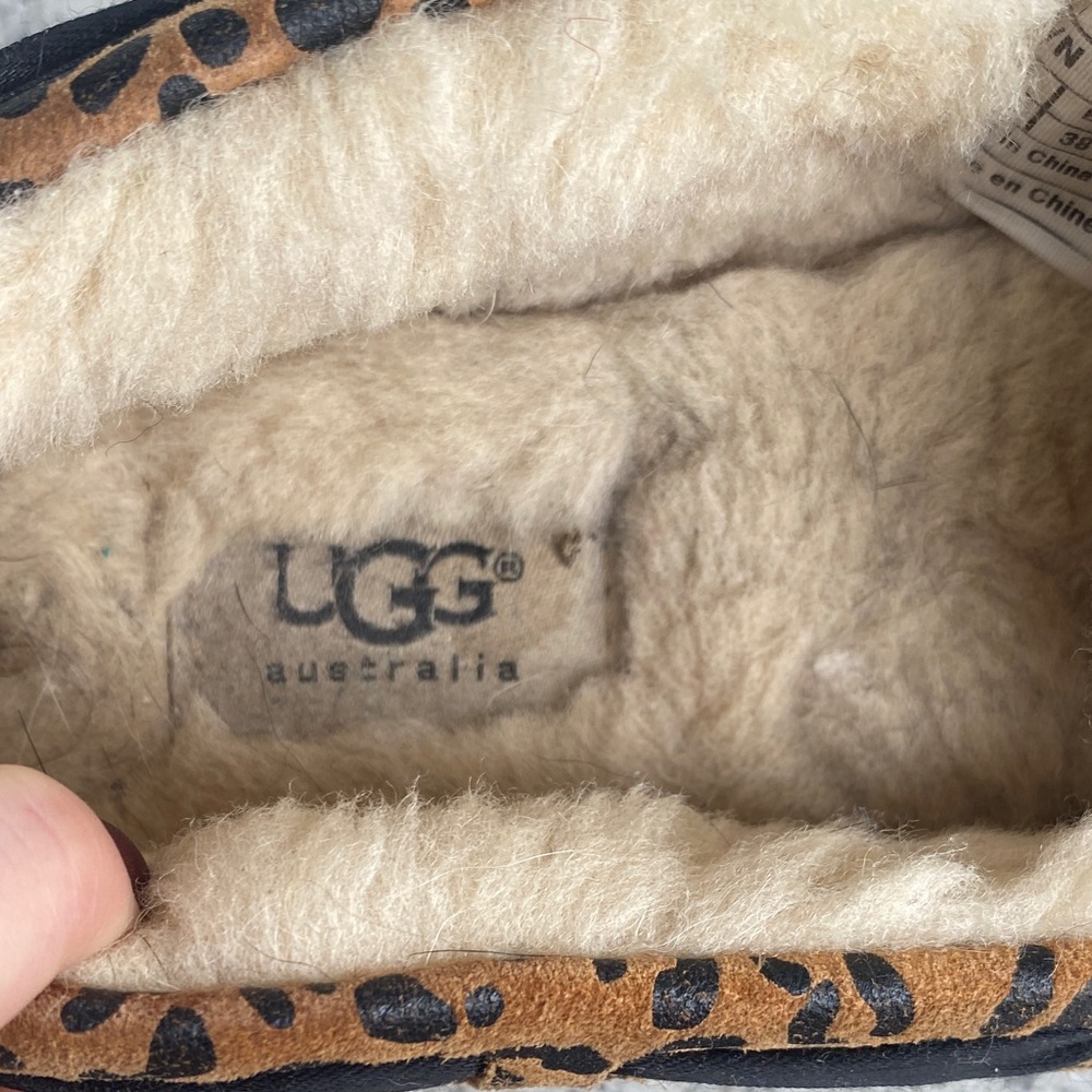 UGG Women's Tan Leopard Slippers with Black Bow - Picture 3 of 4